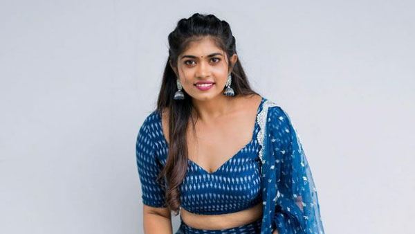 Jabardasth Rithu Chowdary Looks Fabulous in Latest Photos