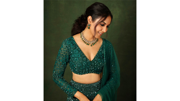  Telugu Heroine Ritu Varma Latest Photos Viral