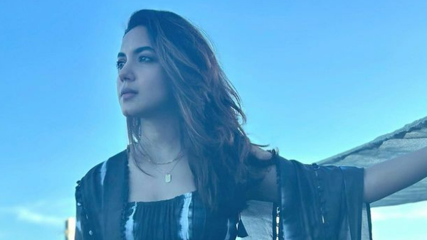  Telugu Heroine Ritu Varma Latest Photos Viral