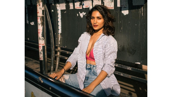 Actress Ruhani Sharma Latest Fabulous Photos Goes Viral