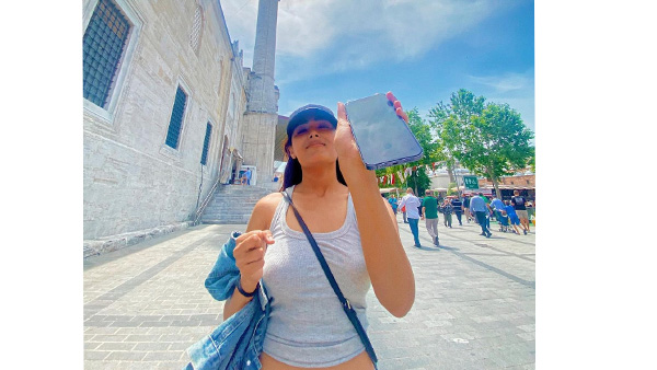 Shalini Pandey Sizzling Hot Look In Latest White Thin Bra