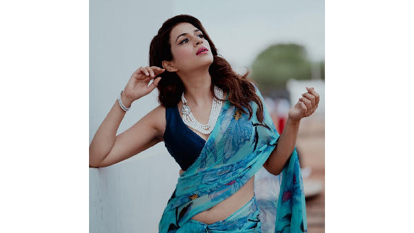 Tollywood Heroine Shraddha Das Latest Saree Photos Viral