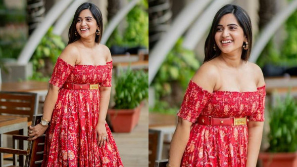 Anchor Sravanthi Chokarapu Looks Gorgeous in Latest Pics