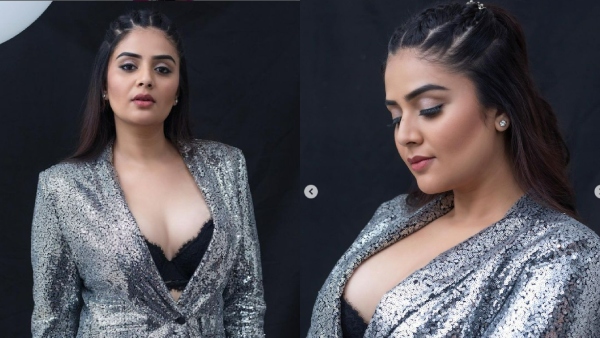 Anchor Sreemukhi Glamour Look In Latest Mini Skirt Over Star Wars Launch