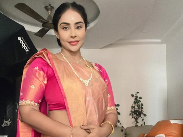 Actress Sri Reddy Latest Sizzling Photo Viral In Internet