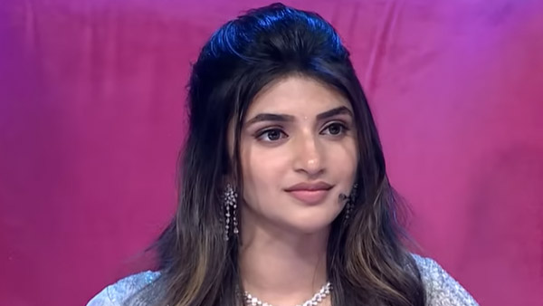 Actress Sreeleela Funny Conversation With Pradeep In Dhee 15 Championship Battle Grand Finale