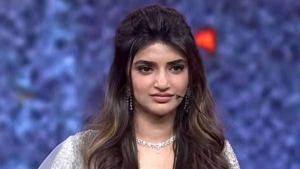 Actress Sreeleela Funny Conversation With Pradeep In Dhee 15 Championship Battle Grand Finale