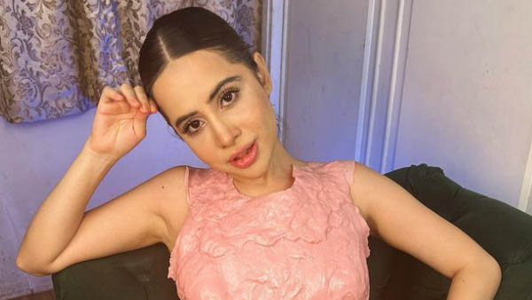 Urfi Javed Stunning Looks In Latest T Bag Sleeveless Dress Goes Viral Urfi Javed Stunning Looks In Latest T Bag Sleeveless Dress Goes Viral