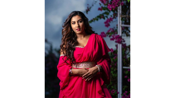 Anchor Vishnupriya Bheemineni Latest Sizzling Photos Gone Viral Anchor Vishnupriya Bheemineni Latest Sizzling Photos Gone Viral