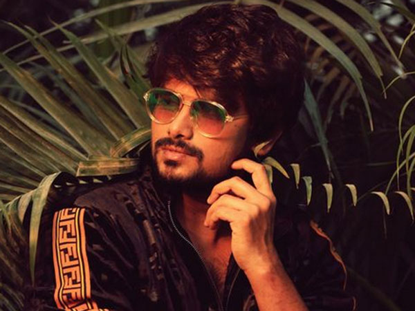 Unstoppable hero vj sunny shocking comments on review writers