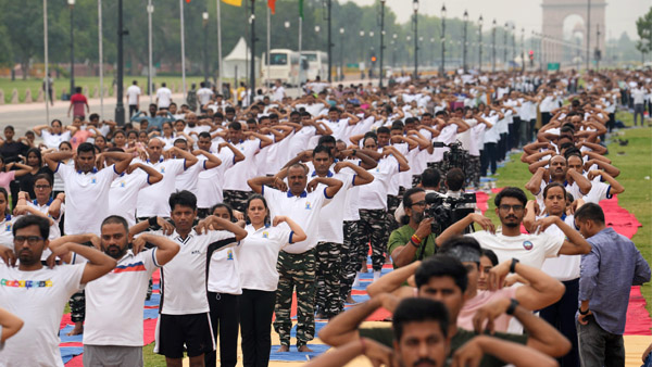 Shilpa Shetty Rakul Preet Malaika Arora Yoga Day 2023 Video Goes Viral