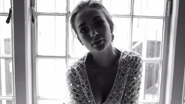 Heroine Amy Jackson Shares Stunning Picture in Instagram