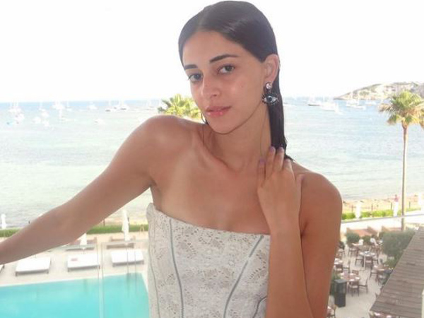 Liger Fame Ananya Panday Shares Crazy Pictures in Instagram