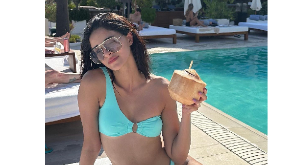 Liger Actress Ananya Panday Latest Stunning Photos At Swimming Pool