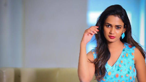 Ariyana Glory Sizzling Look In Latest Blue Colour Sleeveless Long Dress