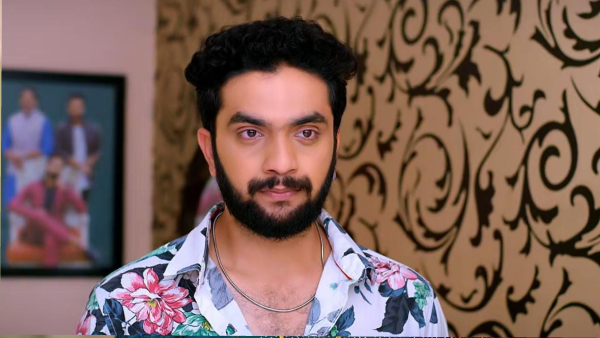 Aparna returns kavya phone to her in July 13th 2023 Episode number 147 in Brahmamudi Telugu Serial