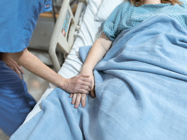 Naagin Serial Actress Mouni Roy Hospitalized And Writes Emotional Post