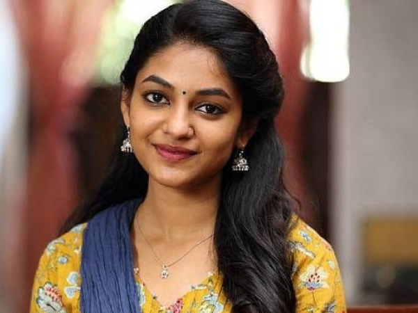 Love Today heroine Ivana is going to come with the movie Selfish to break Sreeleela Love Today heroine Ivana is going to come with the movie Selfish to break Sreeleela