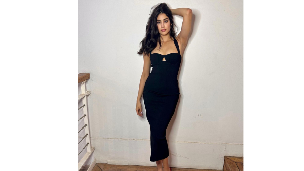Janhvi Kapoor Sizzling Looks In Latest Rose Flower Bodycon Dress Janhvi Kapoor Sizzling Looks In Latest Rose Flower Bodycon Dress