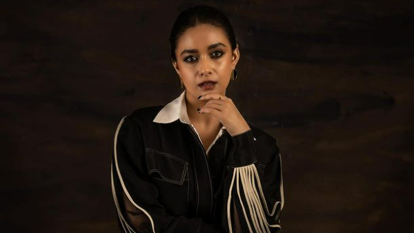 Keerthy Suresh Stylish Glamour Looks In Latest Gold Sleeveless Top In Maamannan Promotions