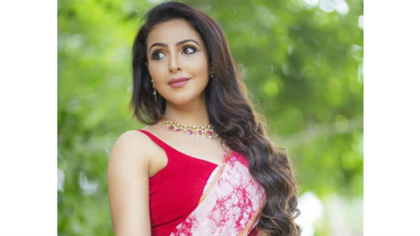 Telugu Heroine Nandini Rai Latest Fabulous Photos Viral Telugu Heroine Nandini Rai Latest Fabulous Photos Viral