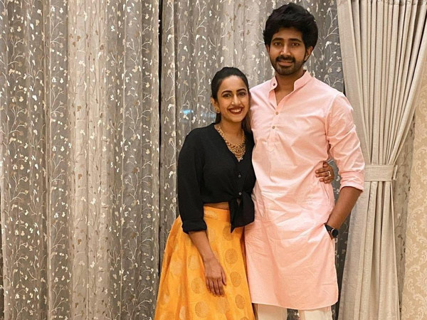  Niharika Sends Her Mangalsutra to Ex Husband Chaitanya After Divorce