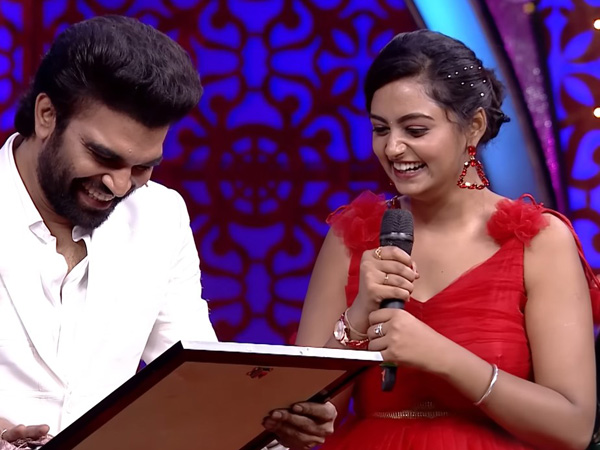 TV Actress likitha Gifted Photo Create Buzz on Anchor Pradeep Marriage