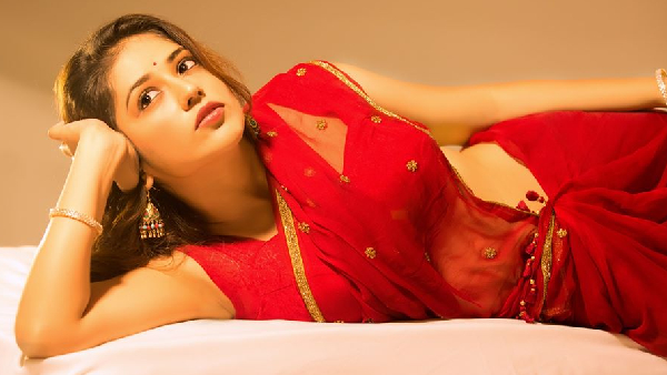 Taxiwala Heroine Priyanka Jawalkar Latest Sizzling Photos Viral