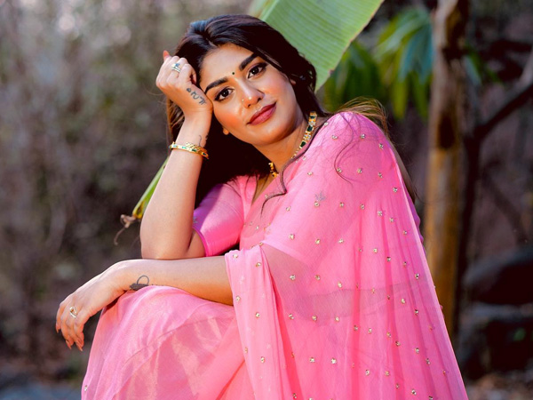  character artist Surekha vani daughter latest glamorous reel viral