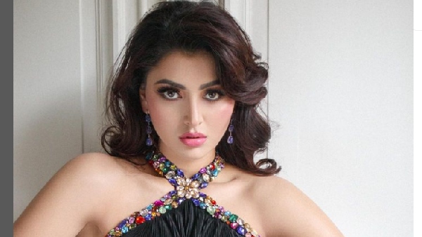 This Bollywood Actress Urvashi Rautela Charges Rs 1 Cr For One Minute