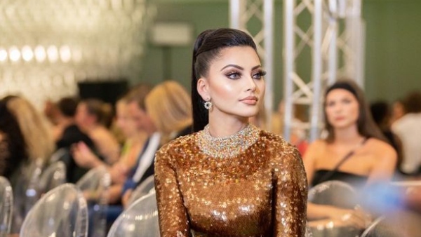 This Bollywood Actress Urvashi Rautela Charges Rs 1 Cr For One Minute