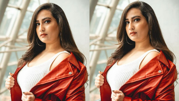Anchor Manjusha Stylish Photoshoot Viral In Social Media