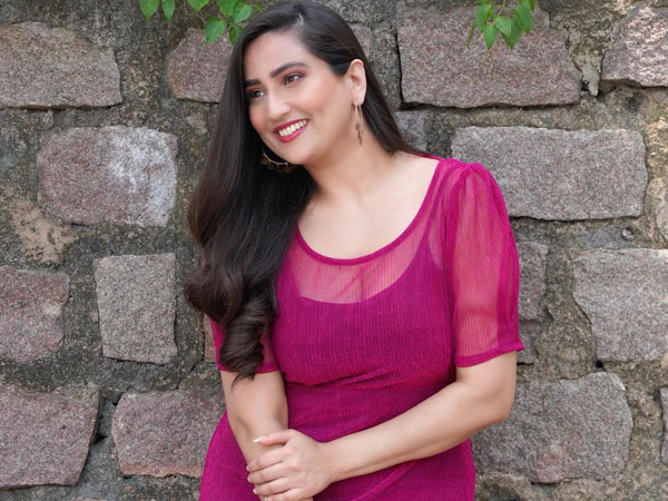 Anchor Manjusha Stylish Photoshoot Viral In Social Media