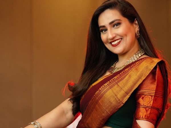Anchor Manjusha Stylish Photoshoot Viral In Social Media