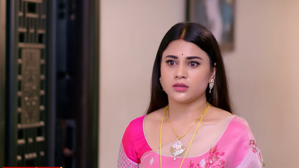 Swapna Escapes From deep Trouble with Kavya Help in August 3rd 2023 Episode number 163 in Brahmamudi Telugu Serial Swapna Escapes From deep Trouble with Kavya Help in August 3rd 2023 Episode number 163 in Brahmamudi Telugu Serial