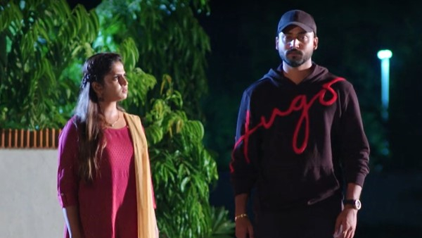 Angels crush on Rishi at Candle light dinner planned by Vasudhara in 853 episode of Guppedantha Manasu serial