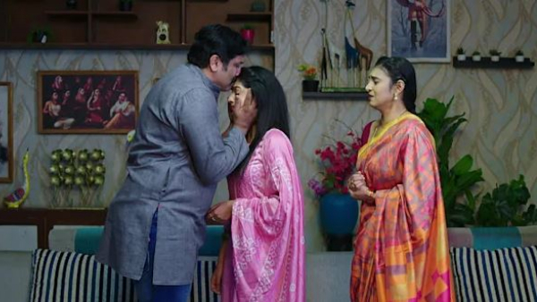 Intinti Gruhalakshmi: 