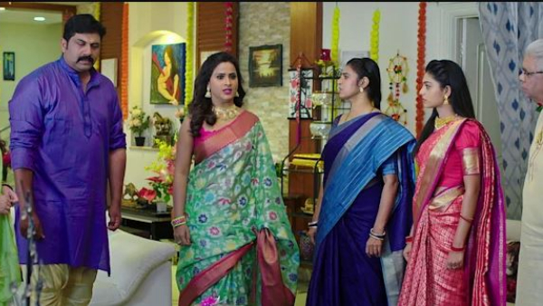 Intinti Gruhalakshmi: 