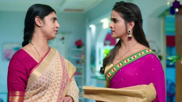  Intinti Gruhalakshmi: 