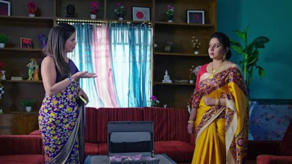  Intinti Gruhalakshmi: 