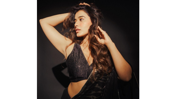 Ketika Sharma Latest Pretty Look In Latest Sleeveless Blouse Photos