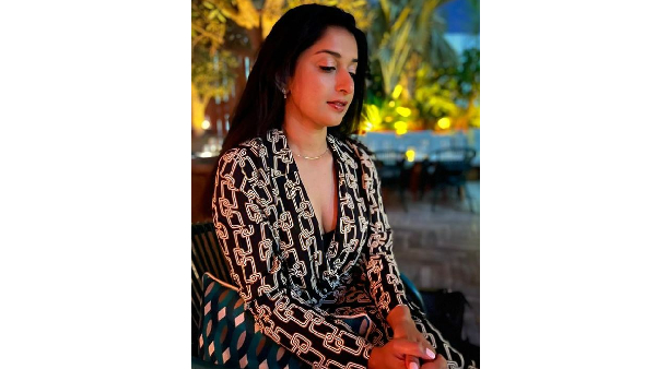 Senior Heroine Meera Jasmine Latest Beautiful Photos Viral