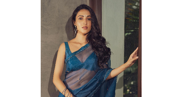 Bedurulanka 2012 Heroine Neha Shetty Blue Saree Beautiful Photoshoot Viral Bedurulanka 2012 Heroine Neha Shetty Blue Saree Beautiful Photoshoot Viral