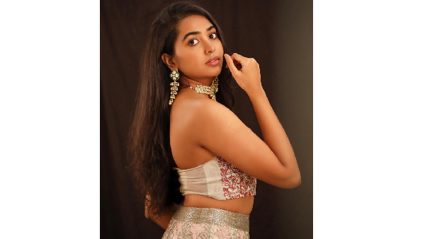 Rajashekar Daughter Shivathmika Nice Looking Photos Viral