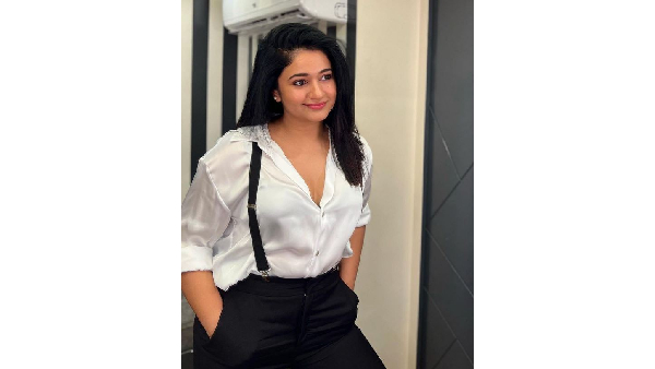 Tollywood Heroine Poonam Bajwa Latest Fabulous Photos Viral