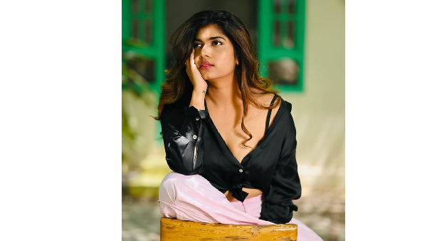 Jabardasth Actress Rithu Chowdary Looks Stylish in Latest Pics