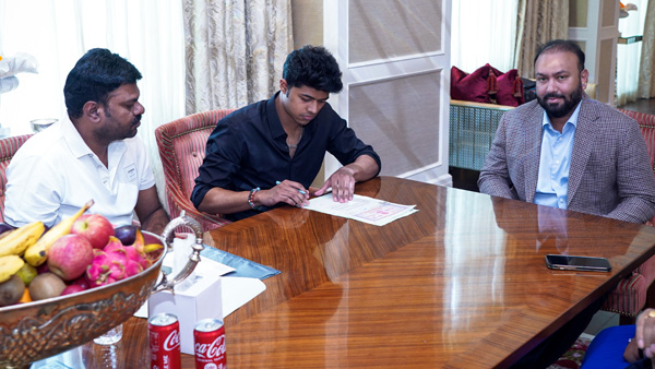 Thalapathy Vijays Son Sajay Jason Vijay as director introducting by Lyca Productions A Subhaskaran