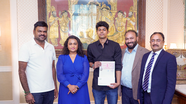 Thalapathy Vijays Son Sajay Jason Vijay as director introducting by Lyca Productions A Subhaskaran