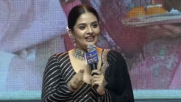 Anchor Sreemukhi says I Love you to Chiranjeevi at Bholaa Shankar pre realease Event