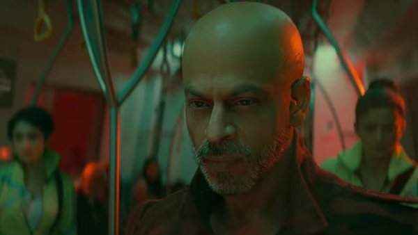 Shahrukh Khan Replaced With Ranveer Singh For Farhan Akhtar Don 3